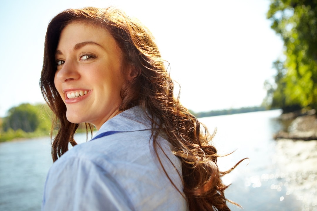 Kvinna_glow_hud_sommar